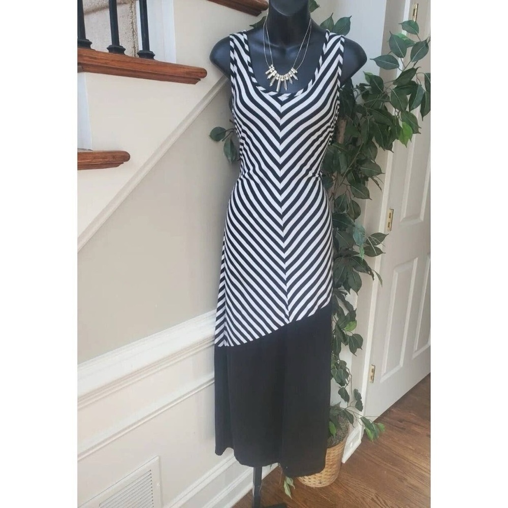 ELLEN PARKER Black & White stripes Round Neck Sleeveless Asymmetrical Maxi SZ S